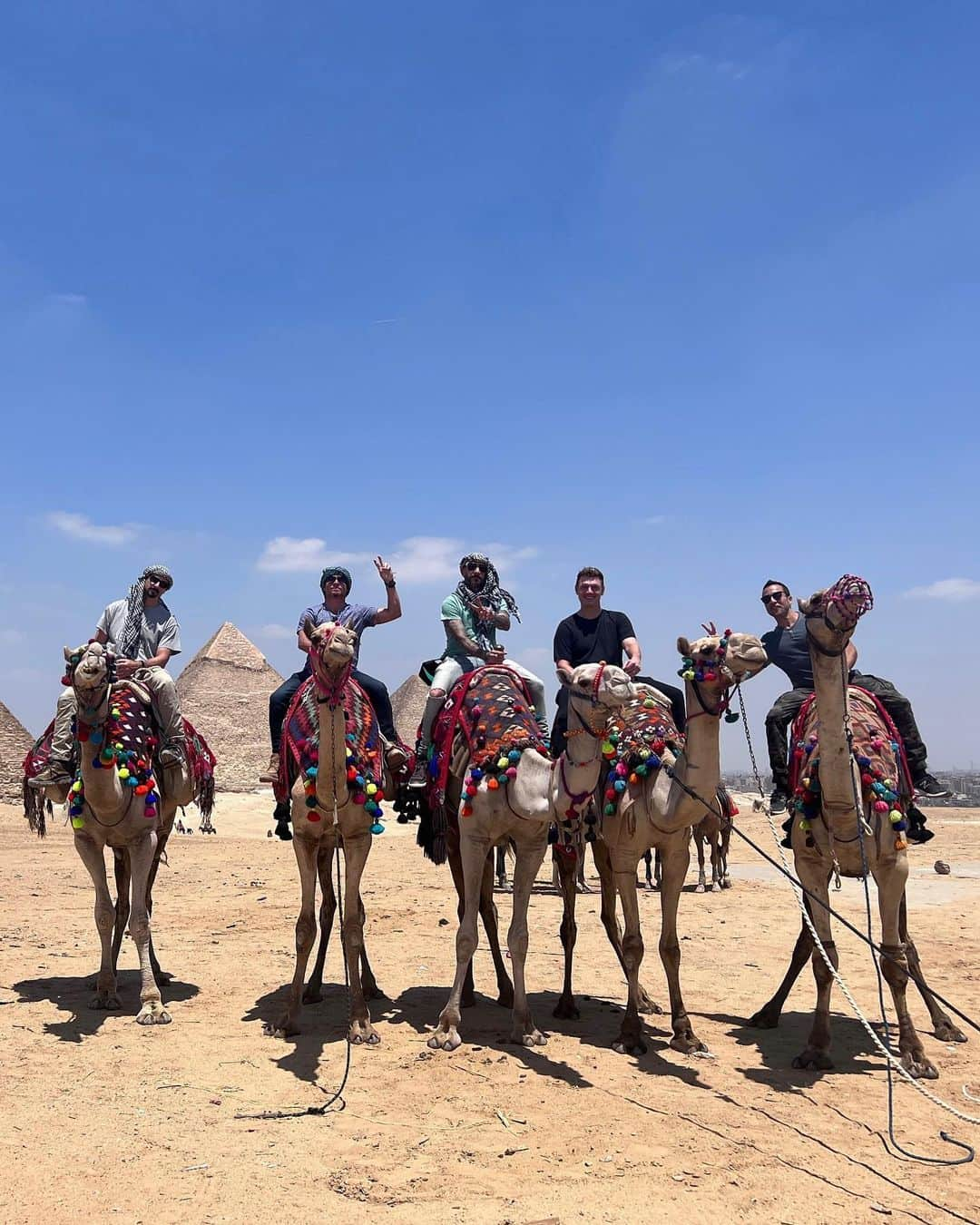 backstreetboysさんのインスタグラム写真 - (backstreetboysInstagram)「Greetings from Egypt! 🇪🇬🐫  Had a jam packed day exploring all this amazing country has to offer. Can’t wait for our show tomorrow in Cairo!」5月1日 3時24分 - backstreetboys