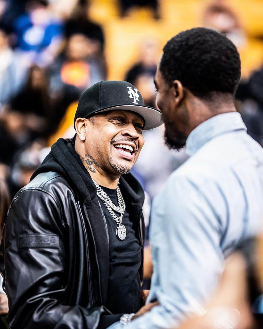 J・R・スミスのインスタグラム：「@iversonclassic 🤲🏾」