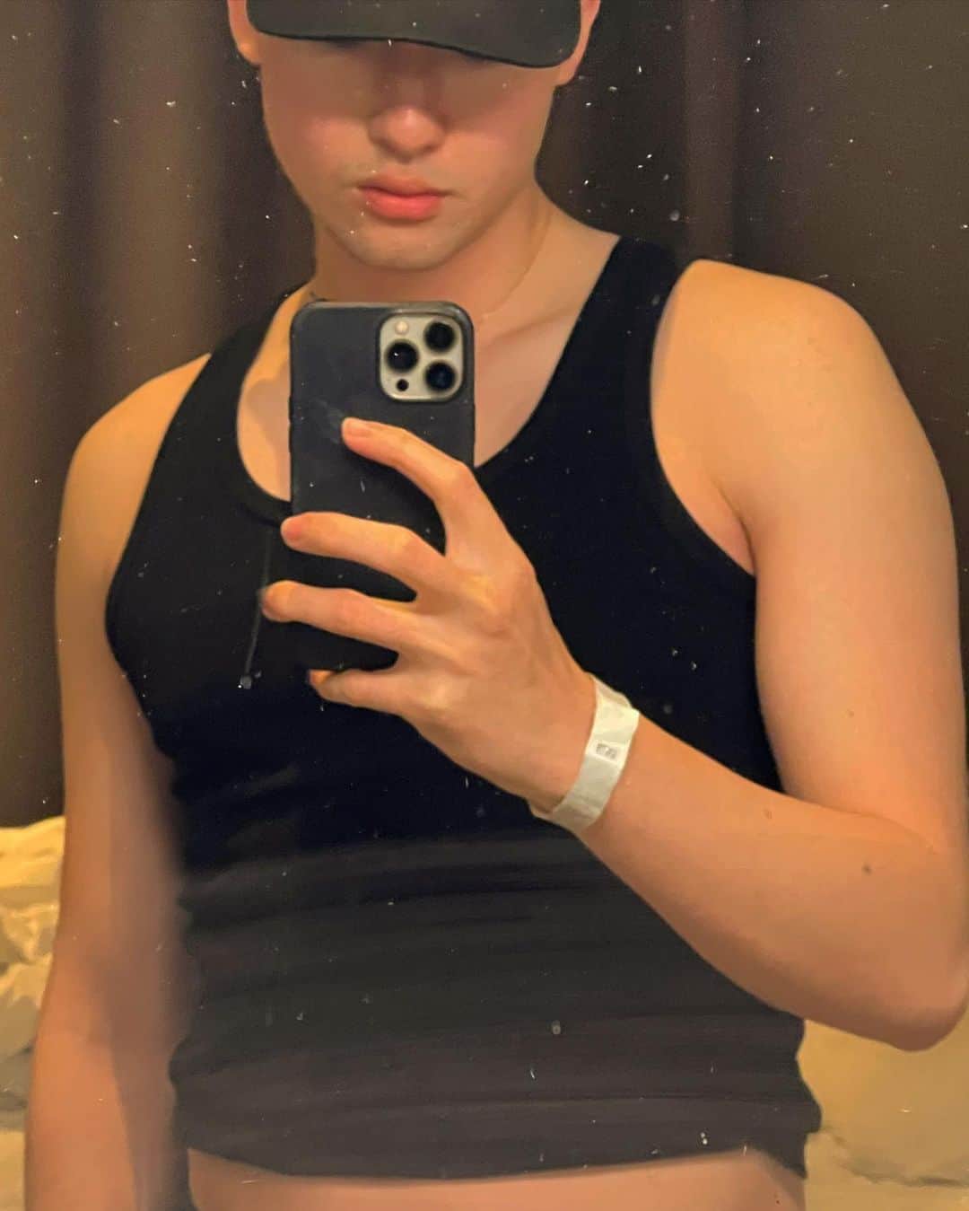 マリウス葉のインスタグラム：「sorry for the dirty mirror」
