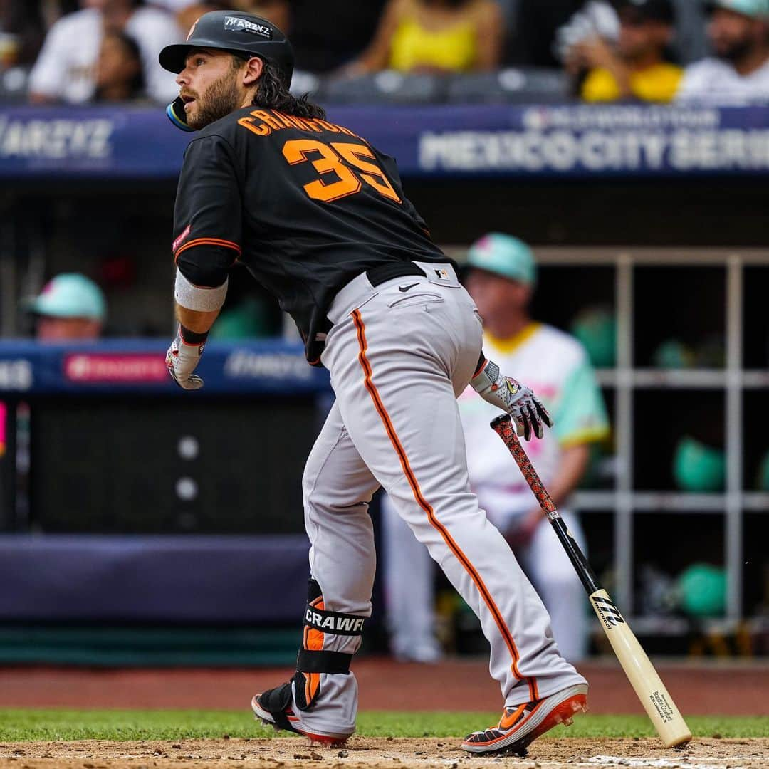 サンフランシスコ・ジャイアンツさんのインスタグラム写真 - (サンフランシスコ・ジャイアンツInstagram)「Brandon Crawford’s Gigantes jersey is headed to the Hall of Fame 🙌  His home run yesterday was the first-ever in Mexico City, the first Giants homer hit outside of the US & Canada, and the longest of the statcast era for the Giants (482 ft). It will be the first Gigantes jersey at the Hall.」5月1日 4時01分 - sfgiants