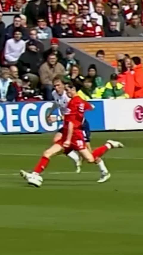 ルイス・ハビエル・ガルシア・サンスのインスタグラム：「Big game today for Liverpool vs Tottenham.  Close the gap, pass the London team and build a momentum for the remaining matches. No point to look back, look forward, find your goal, aim the target and let the rest do the job.  #MoreThanaGame #memories #LFCvTOT」
