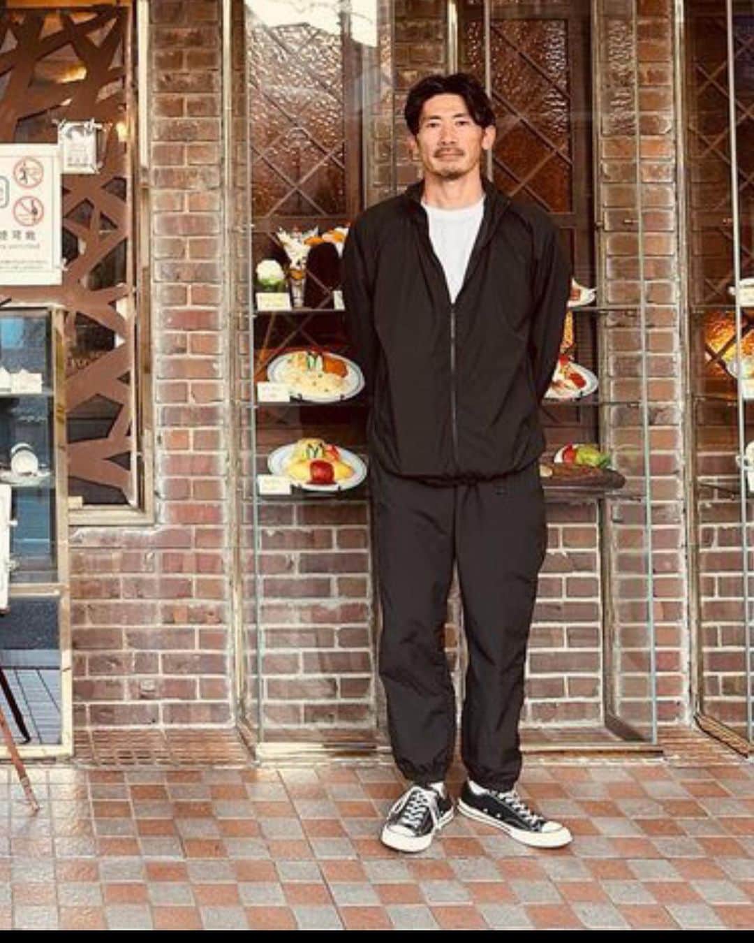 西野恭之介さんのインスタグラム写真 - (西野恭之介Instagram)「レンタル西野。洋食屋のエビフライを食べてみてください。でした。ありがとうございます。昔、甲殻類アレルギーの友達にかっぱえびせんをすすめてブチ切れられたことを思い出しました。  #レンタル西野」4月30日 19時20分 - choplin_nishino
