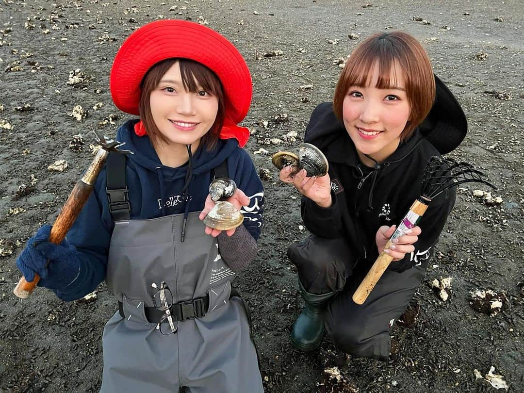 秋丸美帆さんのインスタグラム写真 - (秋丸美帆Instagram)「ハマグリの弟子☺️潮干狩り、GW後半にチャンスありますよー😆 潮干狩りのわかりやすい動画作ったので、YouTube『りんたこみっぴの釣りキャンプ』見てください✨  #ハマグリ #潮干狩り #貝掘り #ゴールデンウィーク #みっぴ #秋丸美帆 #海 #bellevoile #outdoor #outdoors #youtube」4月30日 19時13分 - mippy34