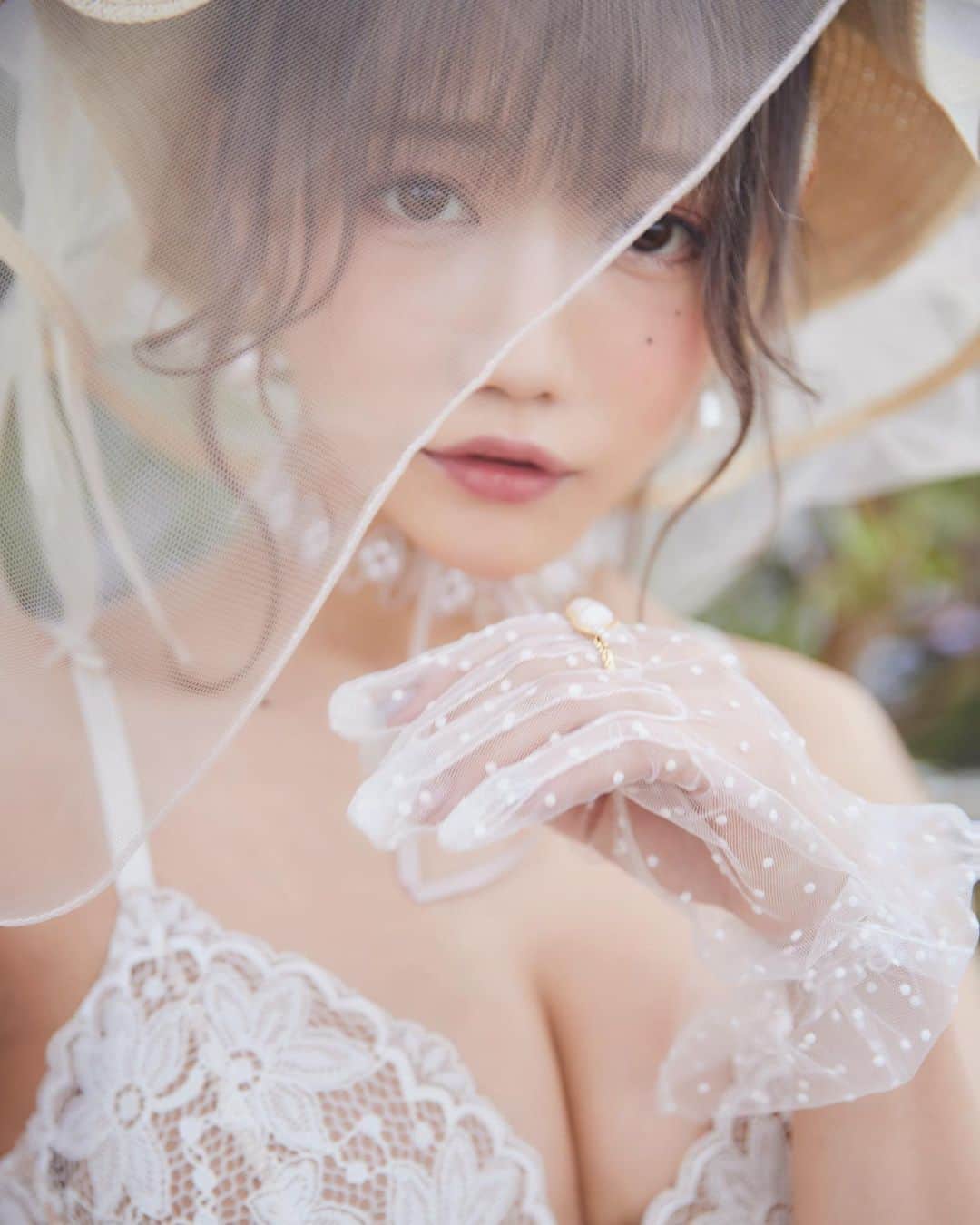 のインスタグラム：「気持ちまで透けてしまいそう🌿 . . . ファンクラブminamiglamに グラビア作品を更新しました📸 mi-muse.mi-glamu.com/snhrminami  追加課金なしで見れるのは 本日までなのでぜひチェックしてね🤍 . . . #篠原みなみ #minamiglam #グラビア #コスプレ #cosplay #cosplayer #asiangirls #japanese #japanesegirl」