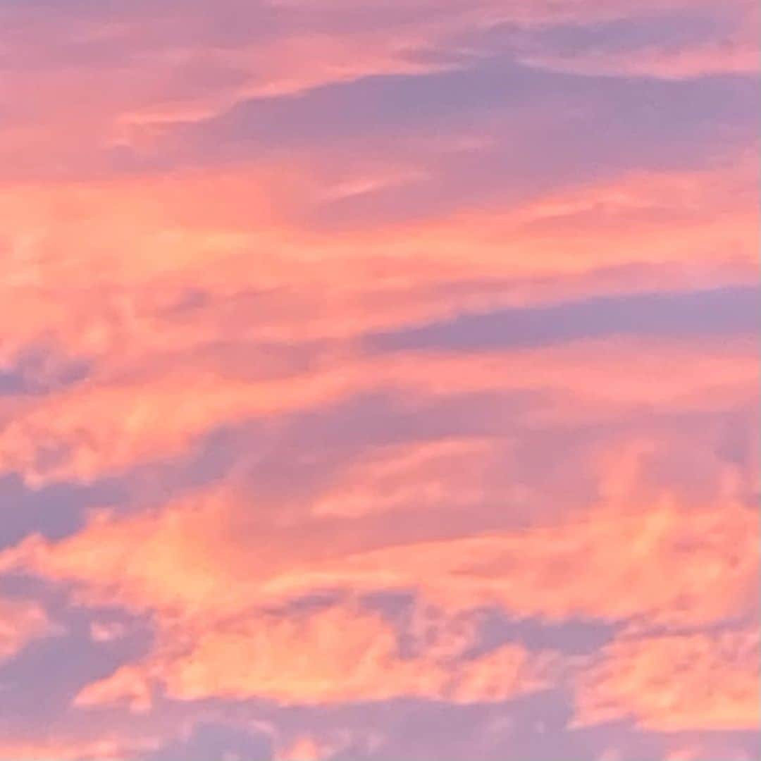 前野えまさんのインスタグラム写真 - (前野えまInstagram)「今日の空 ・ ・ #今日の空  #空の写真  #夕暮れ   #skyphotography  #todayssky  #evening  #twilight」4月30日 19時29分 - maeno_ema