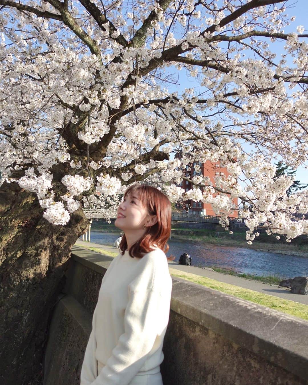的場絢香さんのインスタグラム写真 - (的場絢香Instagram)「* ⁡ 4月さいご。 あっという間だったな~🌸 ⁡ _ _ _ #春 #金沢 #4月」4月30日 19時31分 - ayaka_matoba
