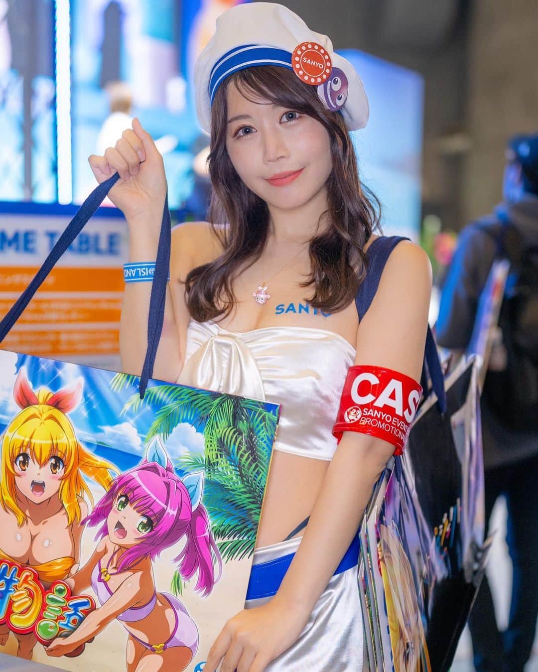 永原芽衣のインスタグラム：「もう現れないって油断してたでしょ？？🤣笑 そういう時に出没するのが趣味です🥺笑 ニコニコ超会議、SANYOブースで二日間お仕事させていただきました🥰🫶 ブースも力が入っていて、より多くの人たちにSANYOを知ってもらいたいPRしたいという熱量を感じました🌟 少しでもお力添えできたらとしたら嬉しかったな🥰 久しぶりに会ったみんなも優しくしてくれてありがとうー☺︎ やめてからsns開いてもなかったのだけど(忙しすぎて) やっぱりイベントって楽しいなあー🥰 みんなありがとう☺︎🫶 今後いつ出るのか何にも決まってないのだけど、またひょっこり現れたらその時は仲良くしてね🥰 . . . . . . . . . . . . . . . . . . . . . .  #photo #camera  #粉我  #japanese #japanesegirl #swimwear #follow #followme  #フォロワー募集中  #フォロワー増やしたい #ニコ超 #イベント　 #racequeen #selfie  #팔로우 #셀카 #셀카샷 #셀피 #셀카그램 #얼스타그램 #팔로우환영 #팔로우환영 #팔로  #photography #tas  #撮影　#portrait #ニコニコ超会議2023 #camera #幕張メッセ」