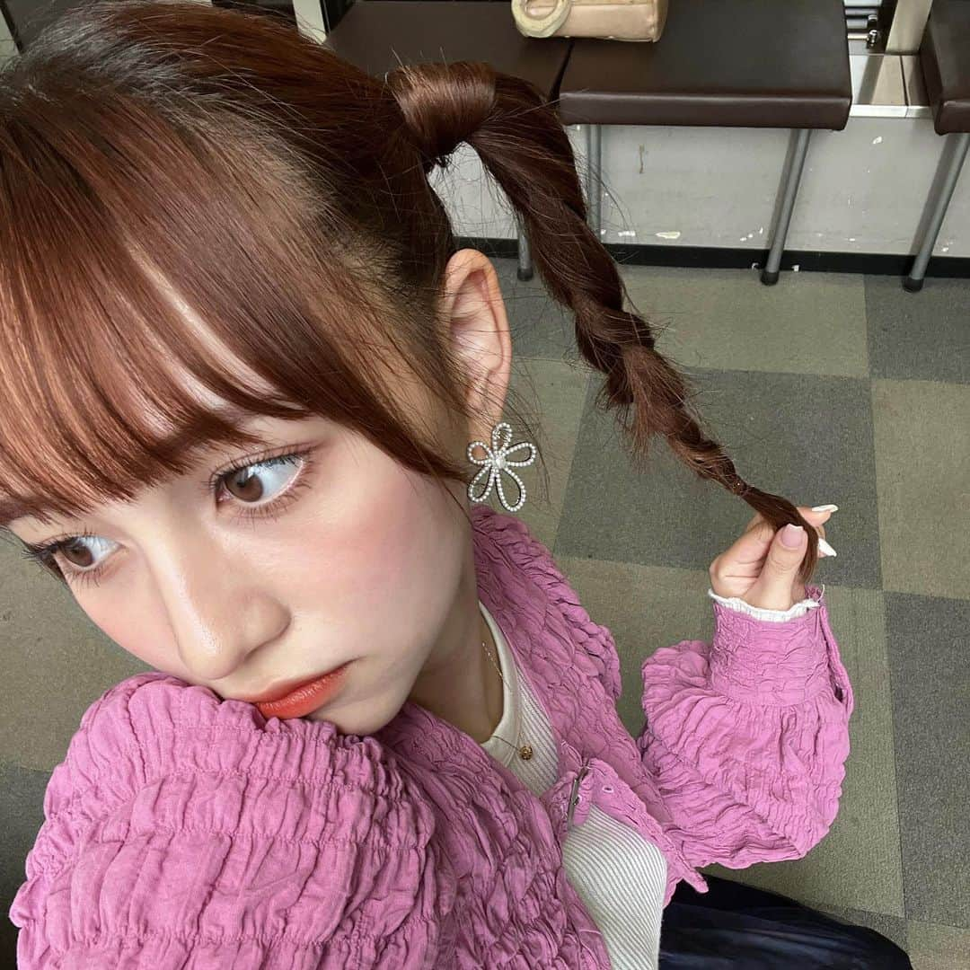 長谷川美月さんのインスタグラム写真 - (長谷川美月Instagram)「今週も #王様のブランチ ありがとうございました🌷  Pinkとポッピー三つ編み୨୧  tops_: @carouse.lambra  @rosebud_official_  @jouetie_official bottom_: @hare_official  boots, accessory_: @randa_pic」4月30日 19時46分 - mxx.____29