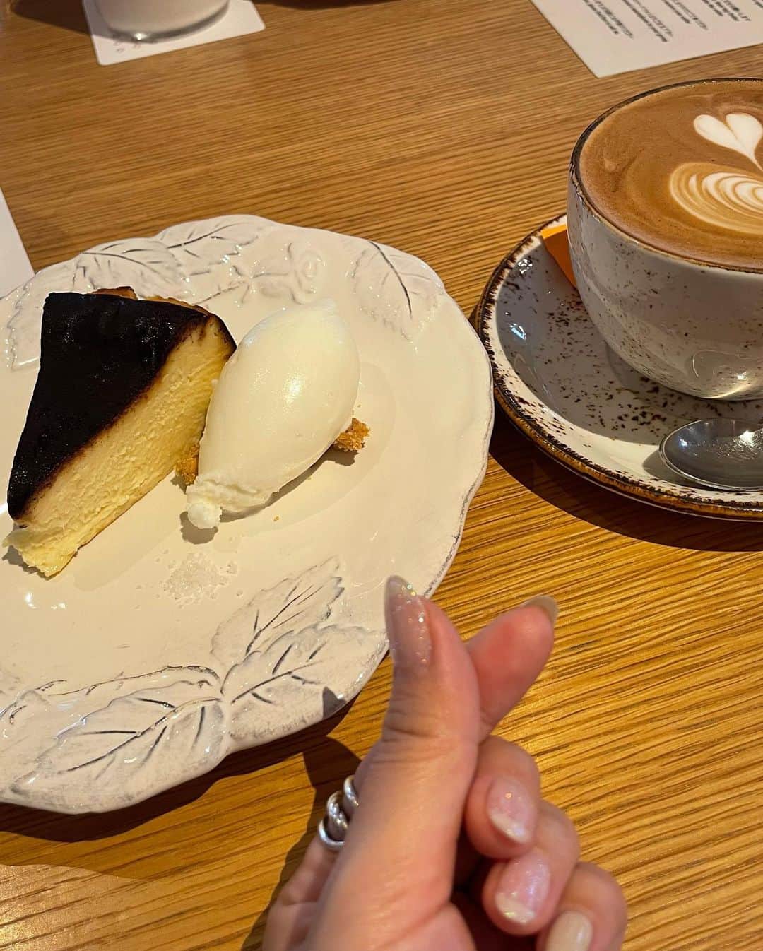 木下望さんのインスタグラム写真 - (木下望Instagram)「・ ・ カフェデート☕️🤍  おしゃれなカフェだった☕️ TOKYOって感じ🗼🫶🍰」4月30日 19時41分 - nonchan_starmarie