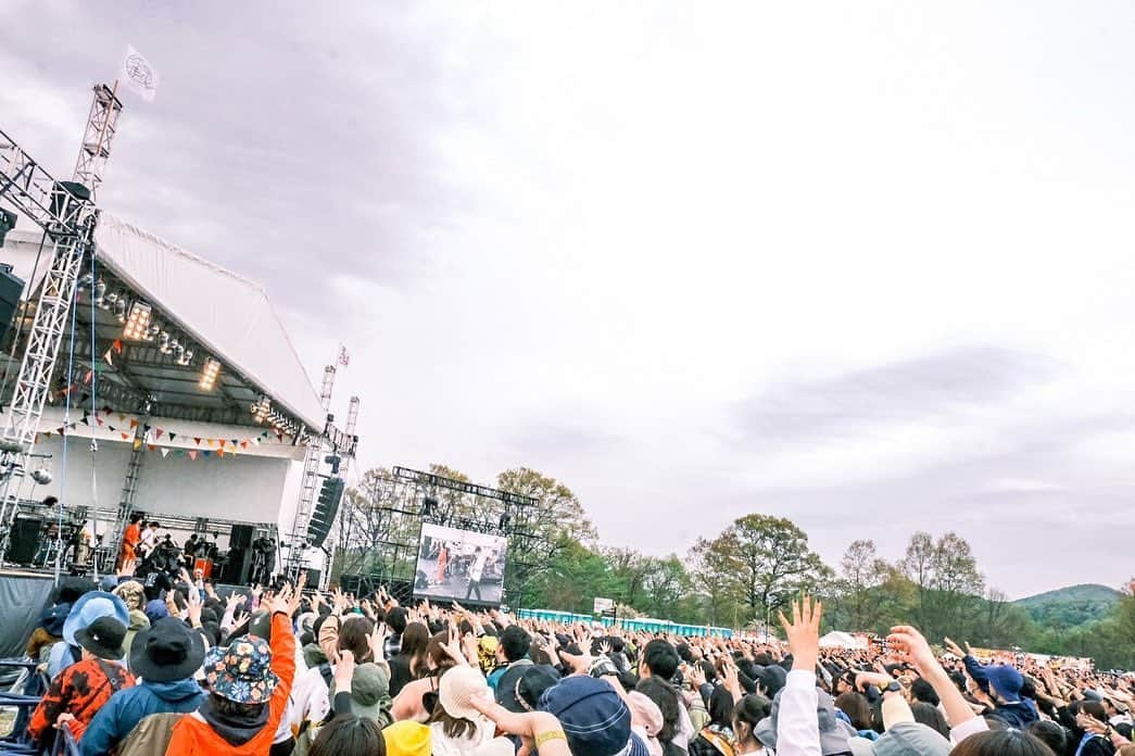 マカロニえんぴつさんのインスタグラム写真 - (マカロニえんぴつInstagram)「_  仙台【ARABAKI ROCK FEST.23】ありがとうございました‼️🙏✨  気持ち良い風のなか、最高のアラバキでした🙈🌸  photo by 近江マネージャー  #アラバキロックフェス #アラバキ2023 #アラバキ #arabakirockfest #arabakirockfest2023 #マカロニえんぴつ」4月30日 19時47分 - macaroniempitsu_official