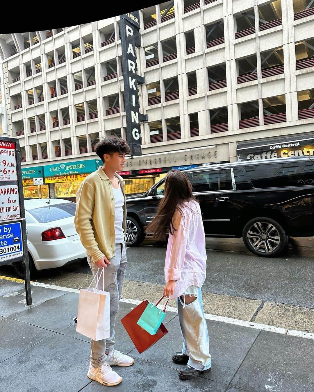 大野莉昂さんのインスタグラム写真 - (大野莉昂Instagram)「巨人と小人 in SF🇺🇸 毎回カメラ向けるたびに『また撮らなんと🤷🏽‍♂️』って言いながらも、ちゃんと撮ってくれる可愛いマッチョさん #惚気話する彼女みたいなキャプションになった #従兄弟です」4月30日 19時43分 - bbbbrikopanda