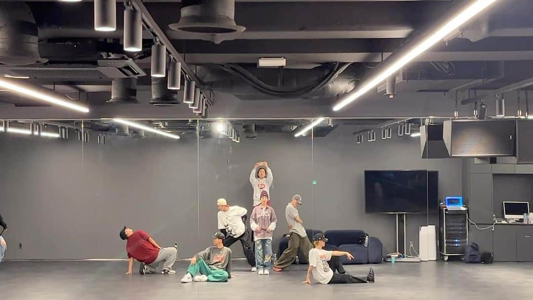 BoAのインスタグラム：「횰언니가 먼저 스포 했길래~~ 나도 스포를 해본다!」