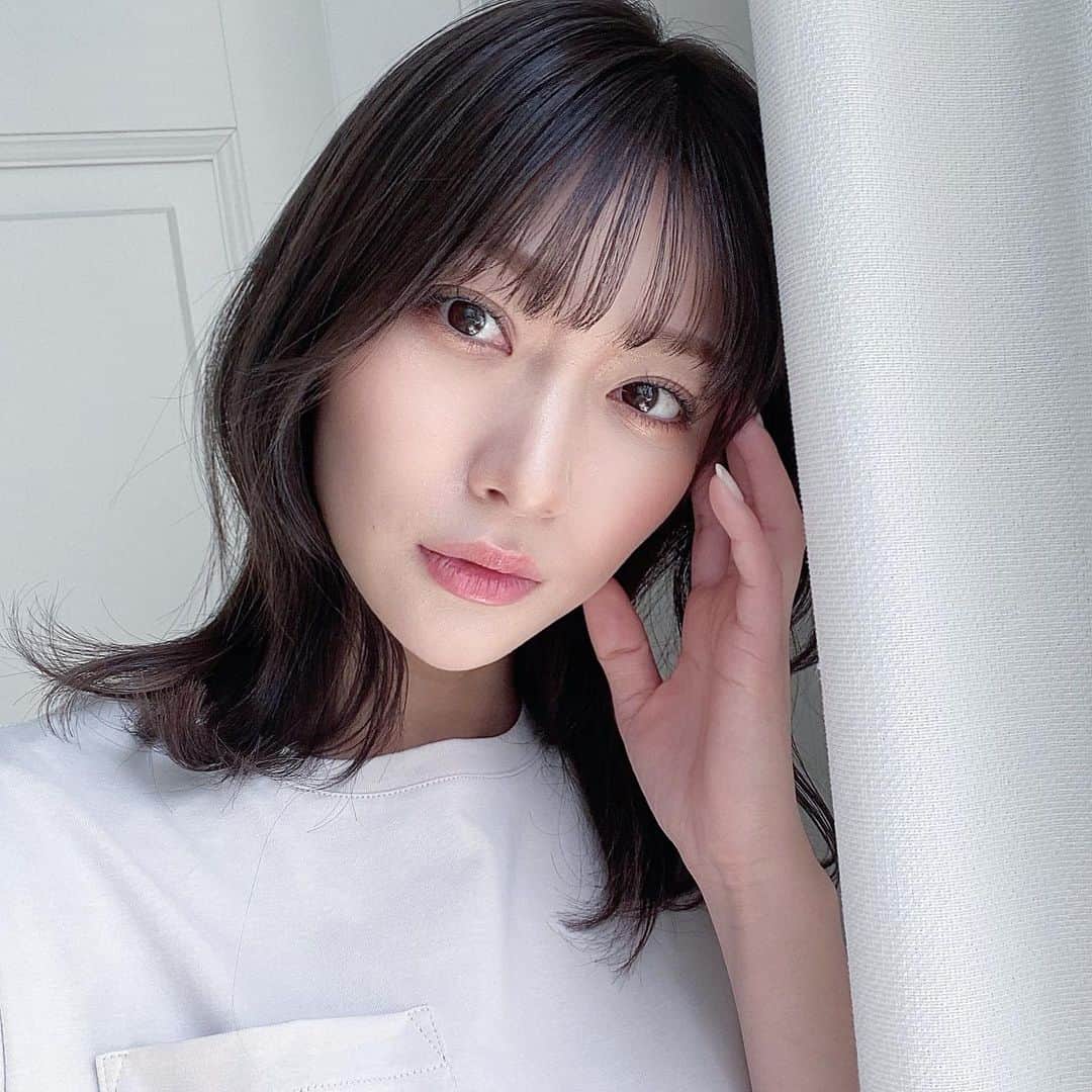 内藤沙季のインスタグラム：「この間Belleに行ってきたよ⭐️ 髪色は少し暗くしてもらって 髪の毛も軽くしてもらった😎  #ヘア　#ヘアカラー#hair #haircolor #belle #吉祥寺#kichijoji」
