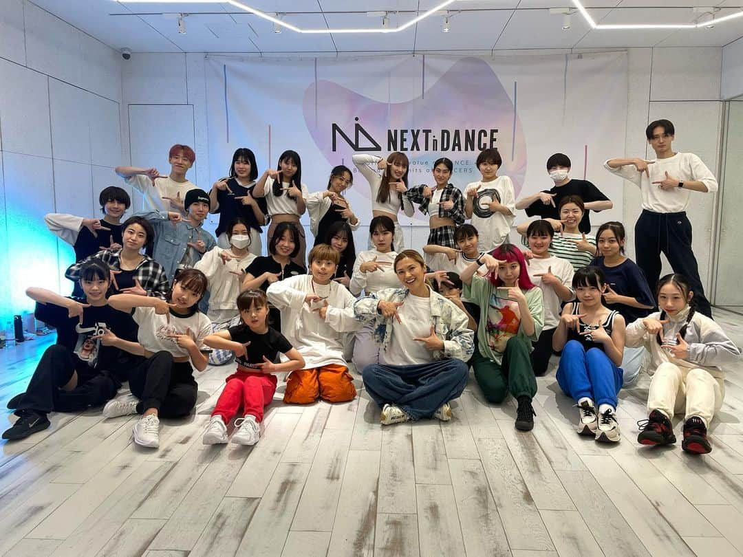 仲宗根梨乃のインスタグラム：「I am. Premium Workshop collaboration with @next_in_dance 💮 2 days Completed 🙏. 受けにきてくれた皆んなに心から感謝です♥️ これから夢に向かってI am.(自分)を信じて羽ばたいてください🔥. ㊗️ @next_in_dance congratulations on your 2 year anniversary and Thank you so much for having me for special celebrations 💘. Thank you @shun__suzuki & @rinotokyo for helping me together & truly appreciate your energy and effort 🤍💛. #iam. #workshop. #rinonakasone #仲宗根梨乃」