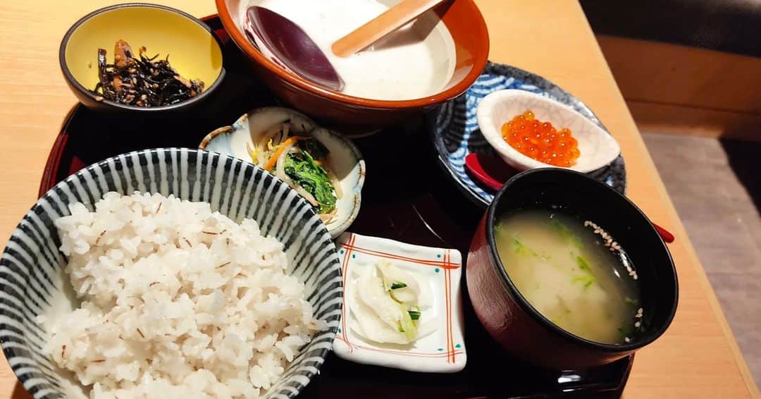 越中睦士さんのインスタグラム写真 - (越中睦士Instagram)「先日 自然薯デビューしました  #自然薯 #デビュー　 #とろろ屋」4月30日 19時52分 - makotokoshinaka