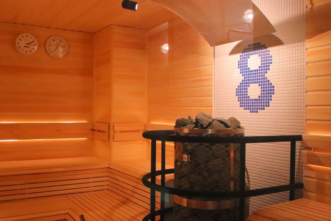 8hotelのインスタグラム：「Why don't you start the sauna during this this vacation?😎🏝️」