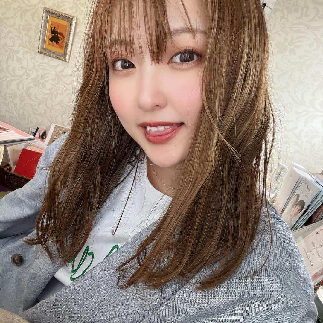 かやくまのインスタグラム：「脱毛メンテ行ってきたよ😍お姉さんにも綺麗になりすぎって褒められた😝 かやくまのインスタ見たで通常料金から30%OFFになります😏 15,300円→10,710円  #大阪#大阪脱毛#心斎橋脱毛サロン」