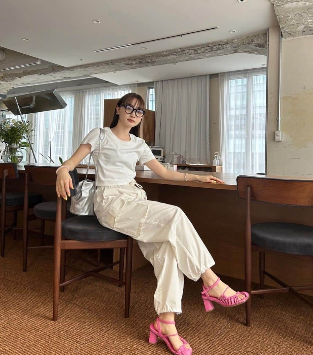 新野尾七奈さんのインスタグラム写真 - (新野尾七奈Instagram)「最近のコーデ ☺︎ 1枚目 👗 @leinwande_official  💼 @katespadejapan  🥾 @billys_tokyo  2枚目 👗 @jouetie_official  🧥 @sheer_com  3枚目 👕 @gu_for_all_  👖 @gu_for_all_  👡 @superamarket  👜 @jandmdavidson  4枚目 👕 @petitbateau_jp  👖 @levis_japan  👟 @atmos.pink_official  @pumajapan  👓 @uyus.jp  💍 @celine 👜 @follifollie_japan」4月30日 20時15分 - nanagirl7