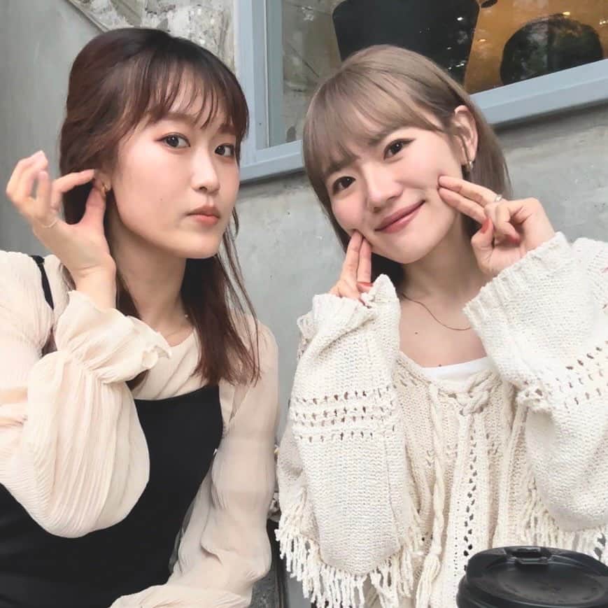 かほこ。のインスタグラム：「ㅤㅤㅤㅤㅤㅤㅤㅤㅤㅤㅤㅤㅤ ㅤㅤㅤㅤㅤㅤㅤㅤㅤㅤㅤㅤㅤ 毎日ずっと笑っとる 周りのみんなのおかげだありがとう〜！ ㅤㅤㅤㅤㅤㅤㅤㅤㅤㅤㅤㅤㅤ カフェはまた改めて投稿する𖠚՜ ㅤㅤㅤㅤㅤㅤㅤㅤㅤㅤㅤㅤㅤ #流行りのポーズ聞いてやった #でももう古いらしい」
