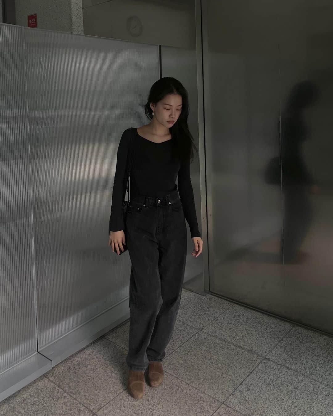 柿本絢菜 (24)さんのインスタグラム写真 - (柿本絢菜 (24)Instagram)「최애 항아리 청바지 @ohotoro_official   お気に入り、週一で穿いてるpot black jeans。穿き続け、良い味出てきました。」4月30日 20時28分 - aa_2.8
