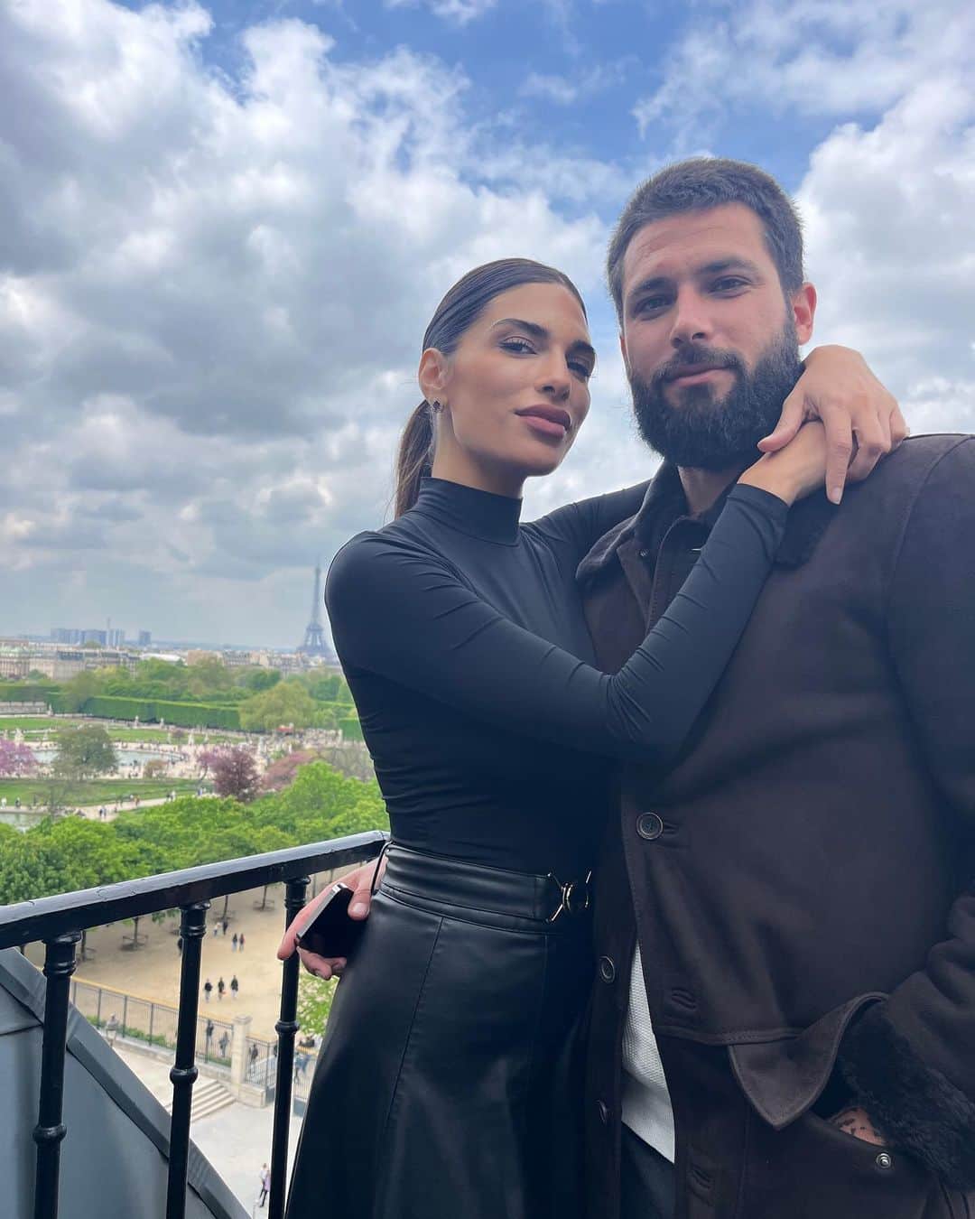 のインスタグラム：「Desde París con amor 🗼」