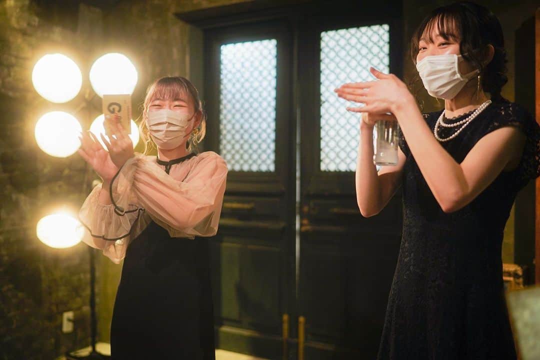 Ruban Weddingさんのインスタグラム写真 - (Ruban WeddingInstagram)「⁡ ⁡ 受付中、新郎新婦様とゲストの皆様が 一緒に楽しめるゲームをご用意♟️ ⁡ エスコートカードがスタンプラリーになっているので、 どんどんスタンプを集めていただきます✨ ⁡ わなげ、写真合わせゲーム、けん玉など 「本当に結婚式？」と思わせるような ワクワクする演出に大盛り上がりでした😆 ⁡ そして集めたスタンプによって、 プチギフトの内容が変わるという仕掛けもあり お開きまでしっかりとお楽しみいただける 演出となりました🎁 ⁡ 先日ストーリーズでアップした様子の正解は 【絵合わせゲーム】でした🙋‍♀️✨ ⁡ ⁡ ⁡ ------------------------------------------- ⁡ 【オリジナルcontents】 ■お2人がゲストをウェルカム！ フルコース以外にウェルカムフードやドリンクをご用意 ⁡ □ミニゲーム -わなげ・スーパーボールすくい・くじびき- ⁡ ■ゲストも参加！フォトコンテスト ⁡ □オリジナルお料理 ⁡ ⁡ ♒︎♒︎♒︎♒︎♒︎♒︎♒︎♒︎♒︎♒︎♒︎♒︎♒︎♒︎♒︎♒︎♒︎♒︎♒︎♒︎♒︎♒︎♒︎♒︎♒︎♒︎♒︎♒︎♒︎♒︎♒︎♒︎♒︎♒︎♒︎♒︎ ⁡ ⁡ Rubanではお客様お一人お一人に合わせて、ご結婚式の内容をご提案しています。 新郎新婦様お二人の個性を表現しながら、 どんなゲストがいらっしゃるか、 どんな思い出を作りたいか、何を伝えたいか、 そんなこともプランナーと一緒に考えてその1日をつくります。 ⁡ ⁡ ⁡ ♒︎♒︎♒︎♒︎♒︎♒︎♒︎♒︎♒︎♒︎♒︎♒︎♒︎♒︎♒︎♒︎♒︎♒︎♒︎♒︎♒︎♒︎♒︎♒︎♒︎♒︎♒︎♒︎♒︎♒︎♒︎♒︎♒︎♒︎♒︎♒︎ ご見学のご予約は @rubanwedding プロフィールページの URLからどうぞ！ ⁡ ウェディングフェアーのご予約は WEBサイトorお電話にて🌿 📞087-873-2292 DMからのご質問もお受けしております！ ⁡ お気軽にご相談下さいませ！  結婚式場 Ruban-リュバン- 香川県高松市香西北町181-1 ⁡ #rubanwedding#ruban#リュバン#アンティーク#花嫁#プレ花嫁#香川県のプレ花嫁さんと繋がりたい#デザートビュッフェ#高松結婚式場#chainonwedding #marry#marry花嫁#高松市#フォトウェディング#香川花嫁#高松花嫁#四国花嫁#ウェルカムパーティー#貸切ウェディング#オリジナルウェディング #ウェディングパーティー#結婚式演出アイデア #結婚式演出アイデア #香川結婚式場 #ウエディングフェア #コンセプトウエディング #結婚式アイディア」4月30日 20時46分 - rubanwedding