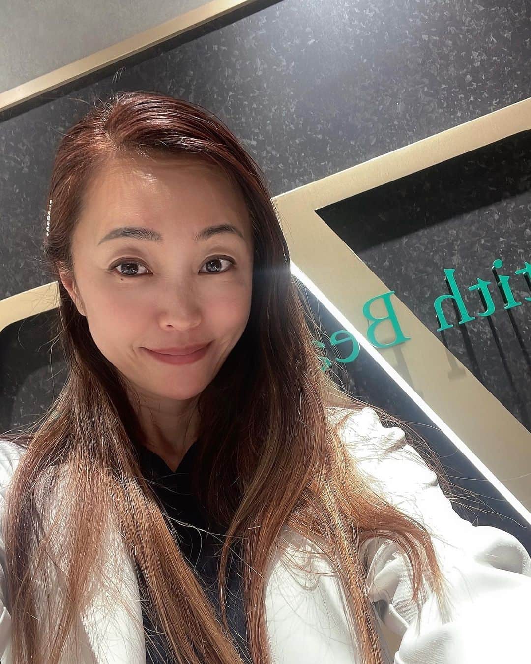 黒田愛美さんのインスタグラム写真 - (黒田愛美Instagram)「福岡Day2❤️ 本日も終日満員御礼🥺🙏  遠方からもいつも沢山のご来院ありがとうございます‼️  今日快晴☀️ 今日はコーヒー☕️買いに行く時間ありました😆✌️ 次回の来福は 5/13-14🏥です✨✨ ご予約らお早めにです❣️🙏  大好物のごま鯖様🐟 食べれました😍  #田中田博多本店  #出張の醍醐味 #福岡 #福岡出張 #zetith福岡院  #美容外科専門医 #ヒアルロン酸注入指導医 #ボトックス注入指導医 #黒田愛美」4月30日 20時56分 - kurodaaimi