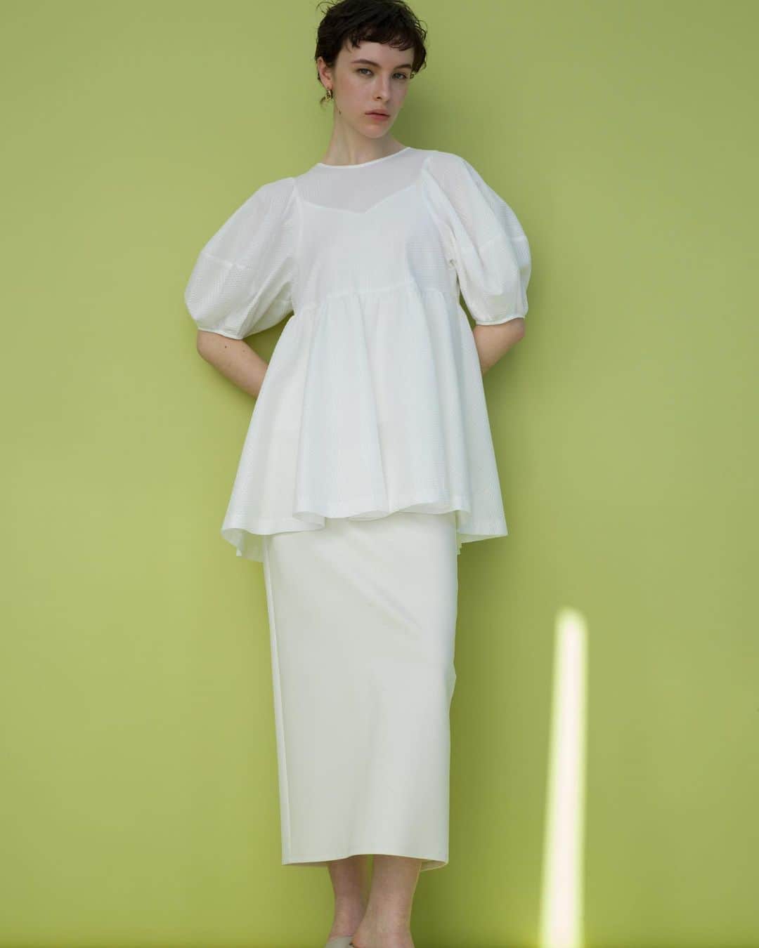 のインスタグラム：「-2023 Summer Collection Essential moments -  Blouse ¥18,150 (tax in) Skirt ¥16,940 (tax in) Pierced earrings ¥8,140 (tax in) Shoes ¥23,100 (tax in)  ストーリーズアーカイブのSS2nd CATALOGよりご覧いただけます。  #frayid #2023summercollection」