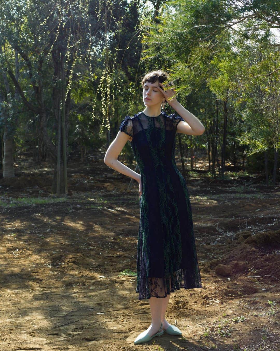 のインスタグラム：「-2023 Summer Collection Essential moments -  Dress ¥31,900(tax in) Earrings ¥9,240 (tax in) Shoes ¥20,900 (tax in)  ストーリーズアーカイブのSS2nd CATALOGよりご覧いただけます。  #frayid #2023summercollection」