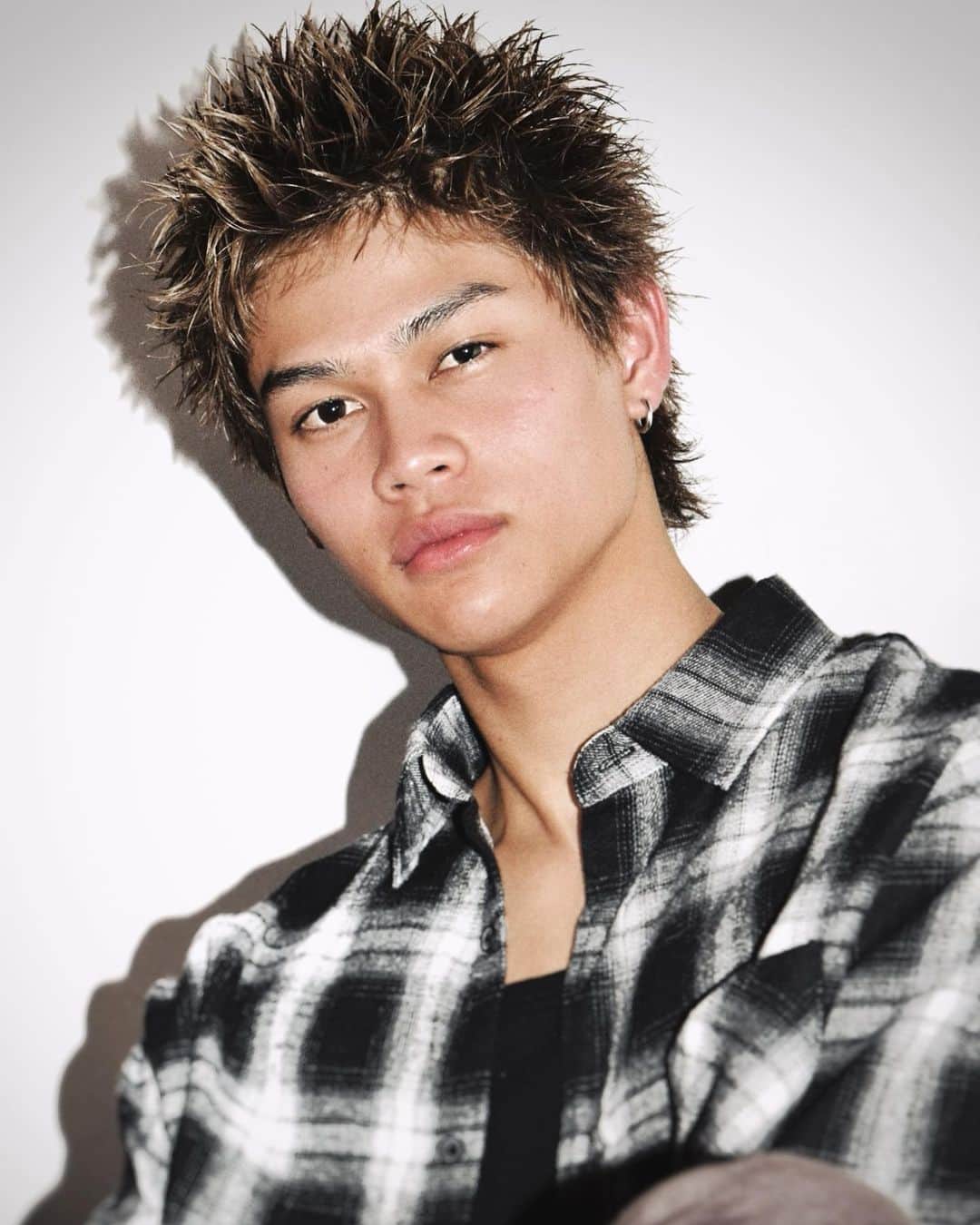 鈴木大二朗のインスタグラム：「仕込みshot📸 最近ツンツン多いね🧖🏽‍♂️」