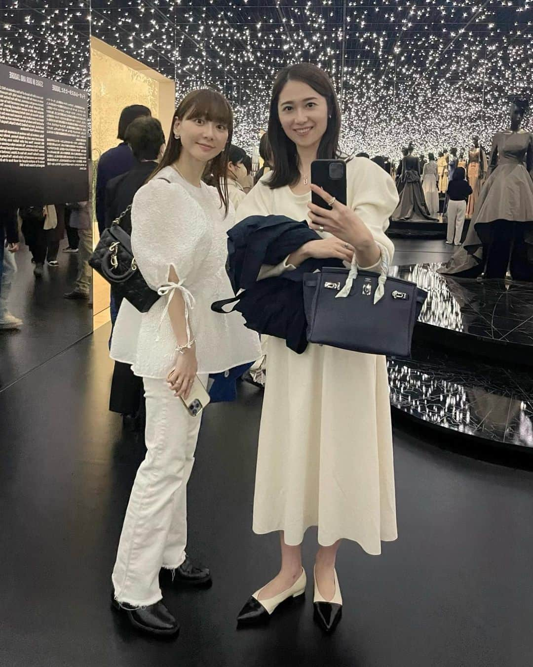 MAOさんのインスタグラム写真 - (MAOInstagram)「👗 人間界のちいかわこと、葉月ちゃんと念願のDIOR展に行ってきたよ‼︎ 圧巻の物量だったのに、テーマ毎とかデザイナー毎に区分けされてたり、ただただ空間演出が凄すぎたりで、DIOR全く詳しくない私でも最後までワクワクきゅんきゅんしながら観られた〜。チケット買えるならもう一回行きたい…。  DIOR展挟んでカフェ2軒はしごして、久々の葉月ちゃんとたくさんお喋りできたし、大充実の美術館デートでした🫶🏻  #dior #dior展 #christiandior #ディオール展 #ディオール #クリスチャンディオール夢のクチュリエ展 #クリスチャンディオール #diordress #diordesignerofdreams #東京都現代美術館 #美術館 #美術館巡り #展覧会 #exhibition #art #birkin #fashion #アート #デザイナー #清澄白河 #清澄白河散歩」4月30日 21時19分 - mao_1206