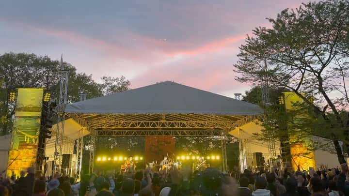 のインスタグラム：「“ARABAKI ROCK FEST.23” 4/30(日)みちのく公園北地区 エコキャンプみちのく ⁡ 7年ぶりのアラバキ、ありがとうございました！！ ⁡ ・Setlist 01. November 15th 02. In Future 03. Directions We Know 04. きらめきの花 05. Out of Control 06. Beginning 07. Dream in the Dark ⁡ #nothingscarvedinstone #ナッシングス #ncis #silversunrecords #ARABAKI」