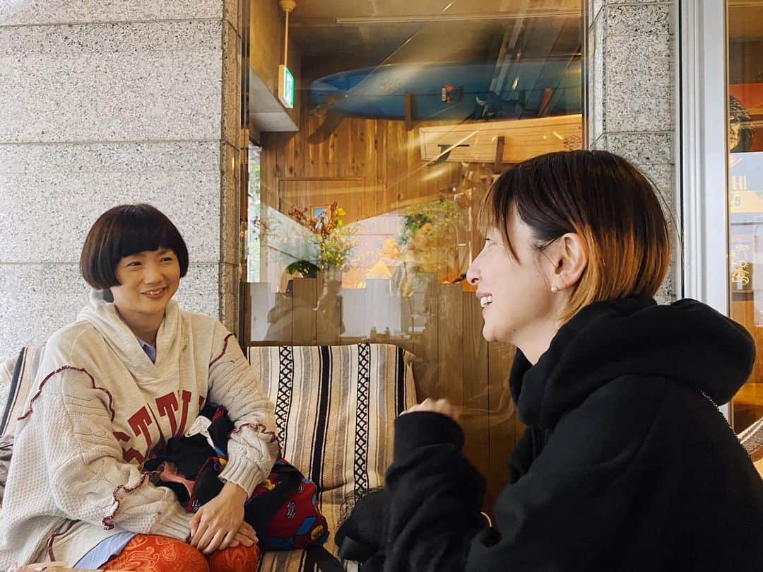 奥菜恵さんのインスタグラム写真 - (奥菜恵Instagram)「Mother’s made千春さんと、1年半ぶりの発表となる私のDearmaru とマザーズメイドとのコラボの打ち合わせ。 皆さまのリクエストにもお応えしてTシャツも作る予定です🍓 よろぴく。」4月30日 21時39分 - megumi_okina