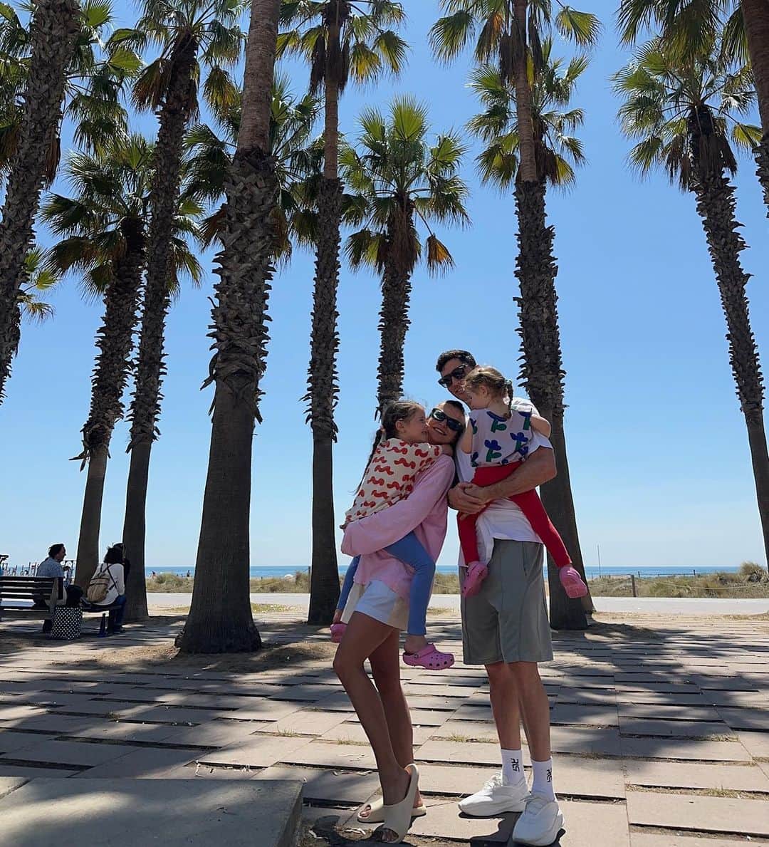 ロベルト・レヴァンドフスキのインスタグラム：「Have a great Sunday 🙂」