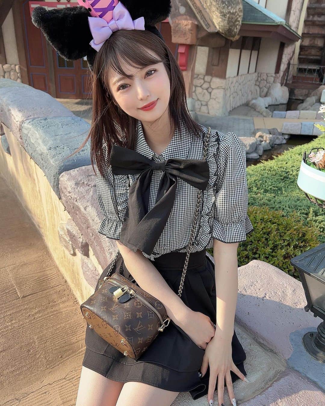 のインスタグラム：「クロミちゃん🖤 ゴールデンウィークはイベント期間です🖤 まだまだ応援隊募集中🖤✨  #サンリオ#クロミちゃん #ハーモニーランド#大分#福岡」