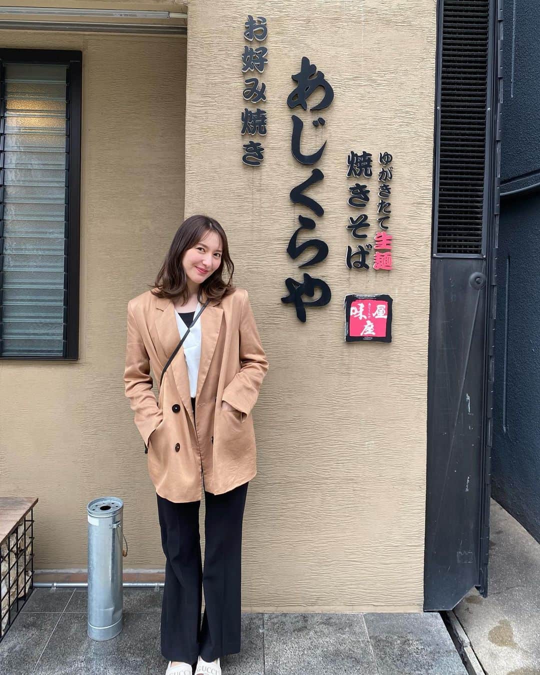 松本リコのインスタグラム：「・ ・ ・ ・ 大阪観光っ！ in あじくらや ・ ・ ・ Access: 〒543-0028 大阪府大阪市天王寺区小橋町１３−１８ リッチハイムアルテ上本町 1F ・ #japanesegirl #japangirl  #ハーフ顔 #芸能人御用達  #fashion #ファッション #旅行 #あじくらや #大阪 #osaka #観光 #travel #お好み焼き #大阪グルメ #大阪観光 #大阪観光スポット」