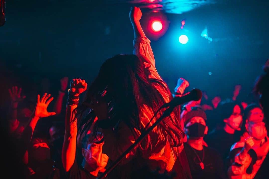 Ryokoのインスタグラム：「Our New ЯeaL ONE-MAN tour  DAY3 @ Shimokitazawa SHELTER  Thx!!  #ЯeaL #ЯeaL10周年 #tokyo #band #girlsband #japanese #live #livephotography #livephoto #ライブフォト #vocal #gl #freedom #telecaster #ギターボーカル #ボーカル #japanesegirl #vocalist #邦ロック #rock #rockband #photography #followme #데일리룩 #맞팔 #팔로우 #데일리 #좋아요 #얼스타그램」