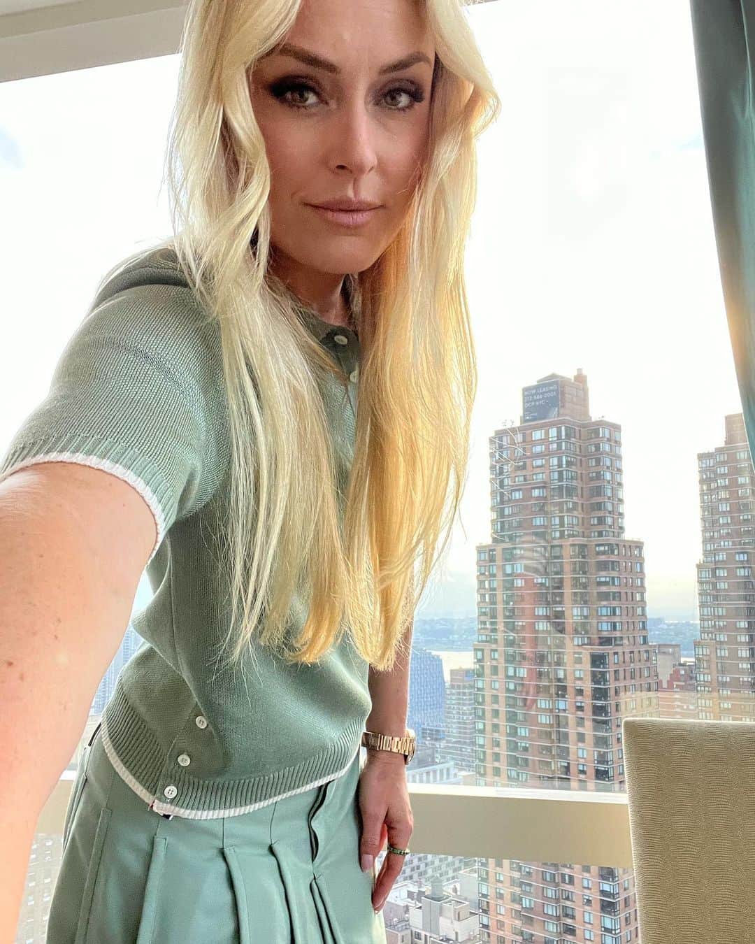 リンゼイ・ボンさんのインスタグラム写真 - (リンゼイ・ボンInstagram)「In the hustle of NYC…was thinking about my goals and where I wanna go… 🚀  what’s next?」4月30日 21時49分 - lindseyvonn