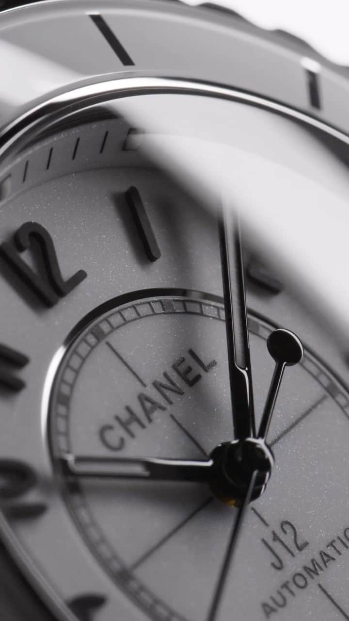 のインスタグラム：「J12. Style in motion. Each detail transforms the J12 into an exceptional creation. More than a timepiece, an icon of watchmaking.  Discover on chanel.com. Link in bio  #J12 #CHANELWatches #ItsAllAboutSeconds」