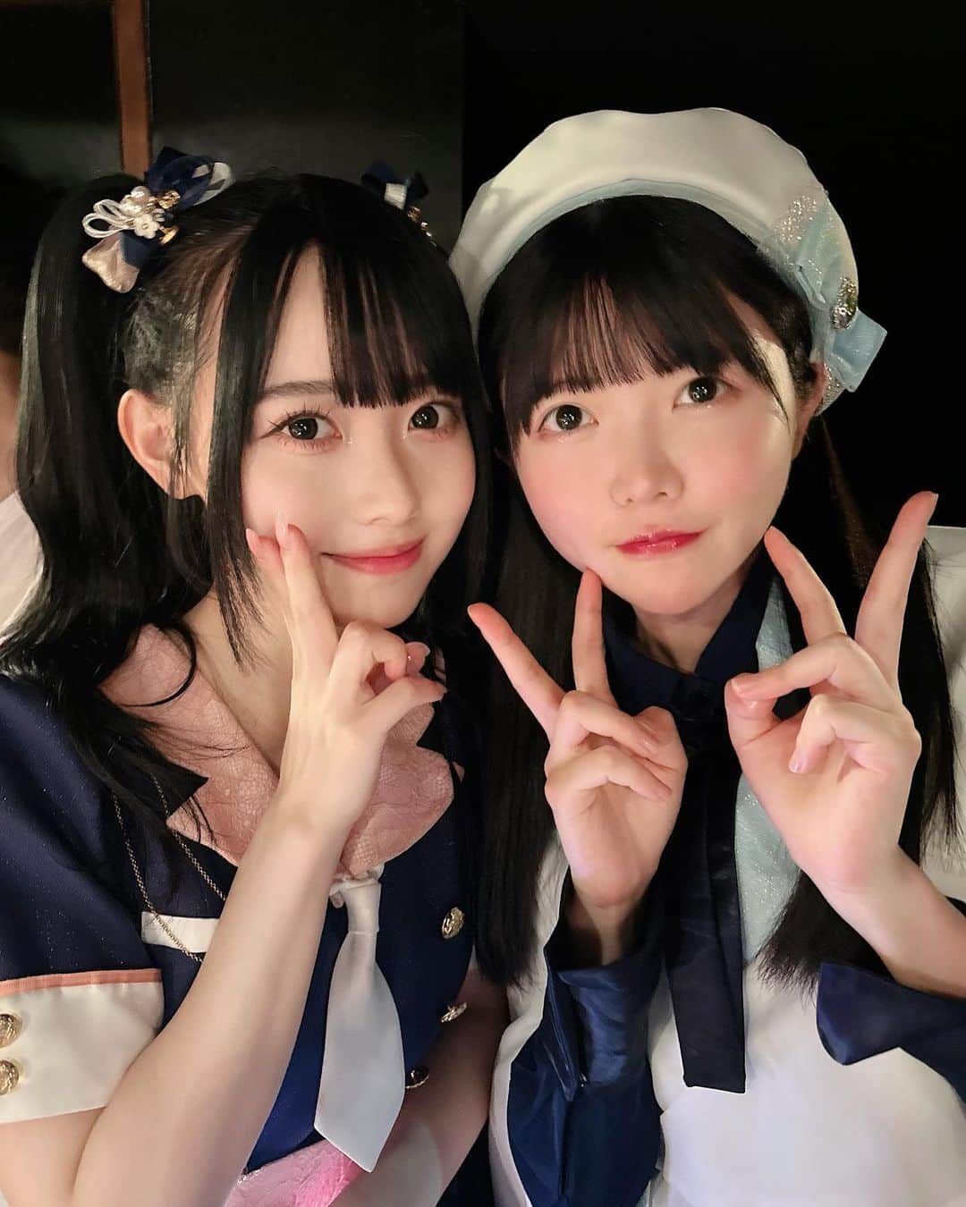 のインスタグラム：「松本ももなちゃんと📸✨  ライブ横から見てたらレスもらってしまって心臓ずきゅんってなった！  アンチファンコラボもシンメが多くて嬉しかった〜！ レッスンもしてたかねこさんと仲良くなれた気がして嬉しい☺️ またよろしくお願いします✨   #高嶺のなでしこ さん  #松本ももな ちゃん  #真っ白なキャンバス  #白キャン  #小野寺梓  #黒髪  #黒髪ロング  #japanesegirl  #japanesemodel #攝影 #拍攝 #寫真 #攝影日記 #人像攝影 #互惠 #拍照 #人像摄影 #攝影日常」