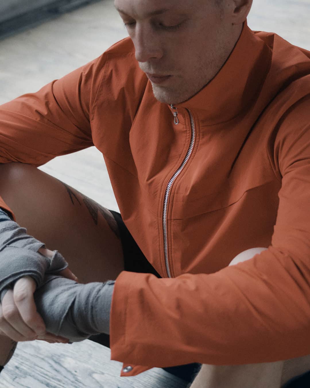 ラグ&ボーンのインスタグラム：「Details matter. So we made them right. FEATURES LOOKER LOOPS CINCHABLE WAISTS ZIP + SNAP CLOSURES and more.」