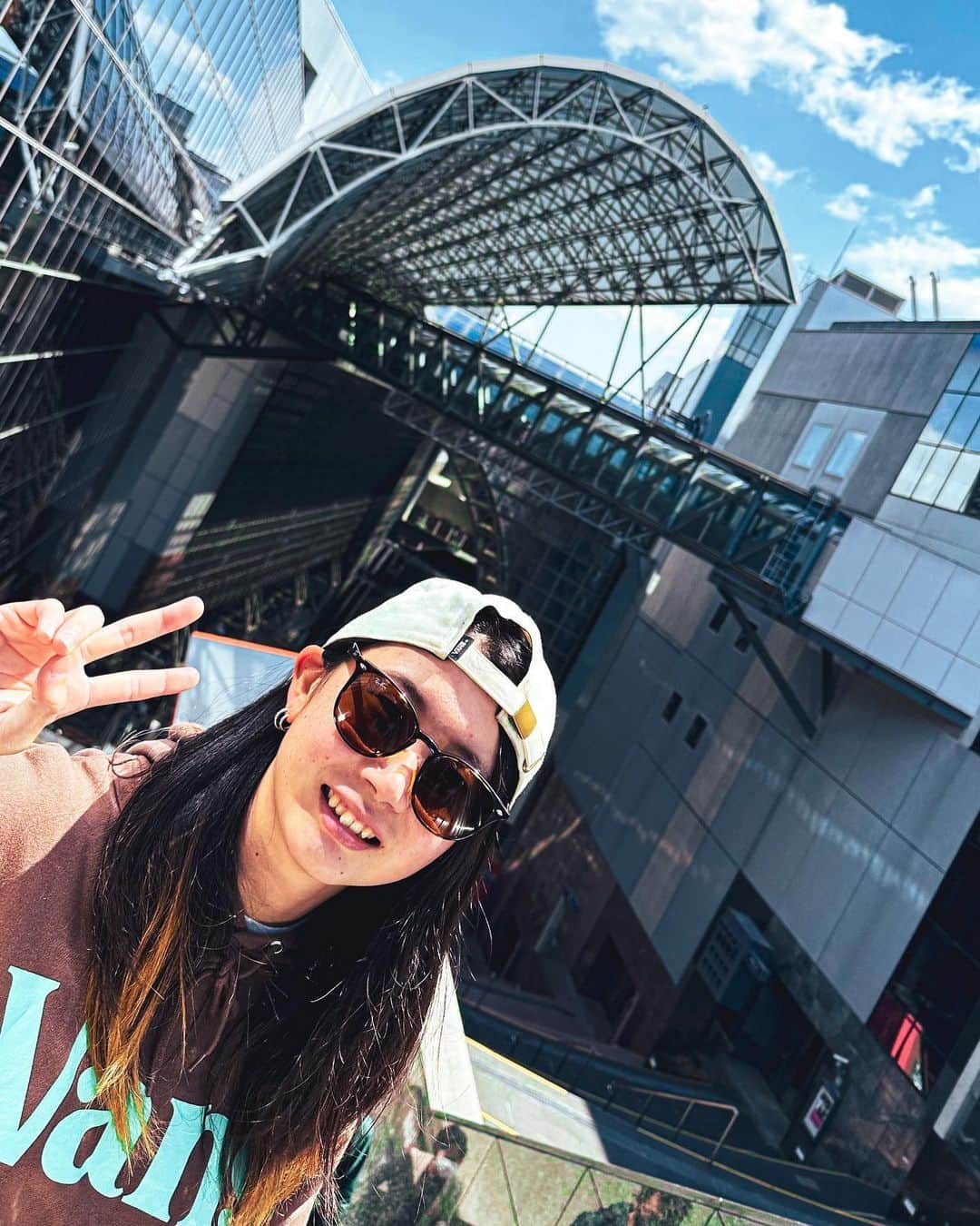 大池水杜のインスタグラム：「memories of April🙌🏼 I can't wait to see what kind of progress can be made in May🫶🏻 @visavis_jp #slopeshot #VANS #bern #タウン情報おかやま #ライト電業 #bmx #bmxgirl #bmxfreestyle #bmxwomen」