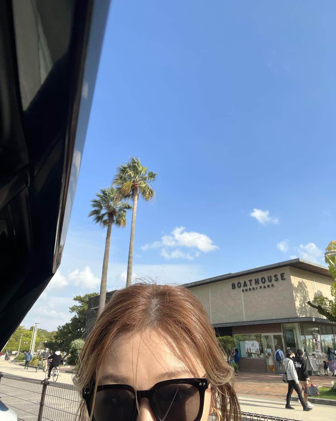 8utterflyのインスタグラム：「時間経ったけどぽちぽち福岡post  この日は大濠公園で過ごした 幼少期ここのくじら公園によく行きました🐳 あの頃はてっぺんは高くて怖かったな〜 時間が経って我が子が同じ公園で遊んで胸が熱くなった」