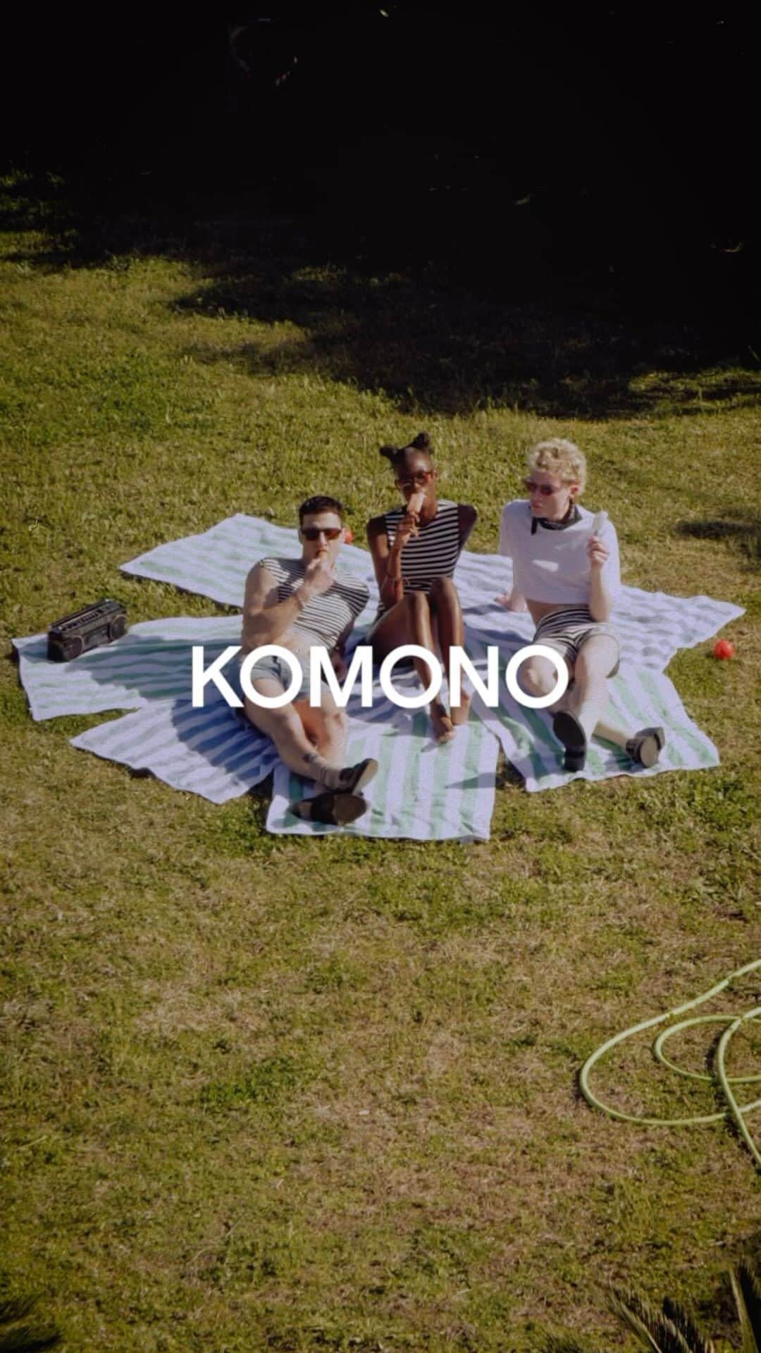 コモノのインスタグラム：「Summer escapades are calling and we’re ready to answer 🌞  This season, let’s embark on an adventure together.  Whether you’ll be soaking up the sun on the beach, dancing at a festival, or hitting the road, with our sunglasses as your trusty sidekick, we’ll make sure your summer escapades look good.  Let us take you along on our own summer adventures, and you can take us along on yours.  #SummerEscapades」