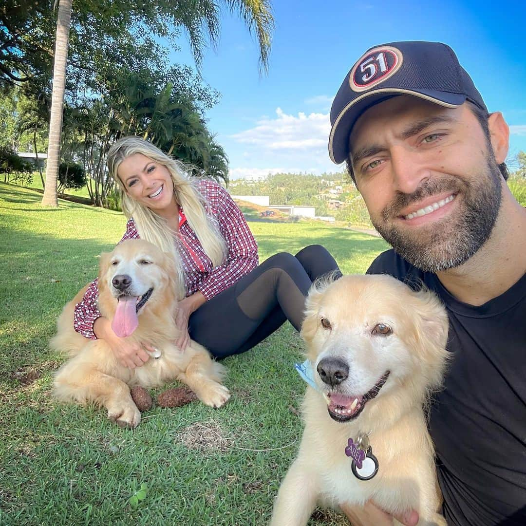 レナータ・ファンのインスタグラム：「Domingão, dia de passeio com a galera!!! 🐶 #Messi #Abel @renatafan @atilaabreu51」