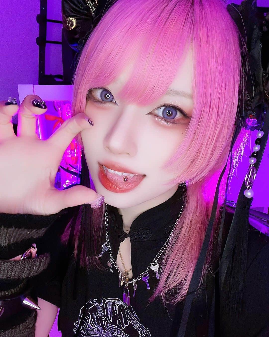 ぽにょ皇子のインスタグラム：「僕にしちゃいな💓💞  #cosplay #cosplayer #cosplaygirl #コスプレ #コスプレイヤー #グラビア #dj #ポートレート #portraitphotography #portrait #pink #Japanese」