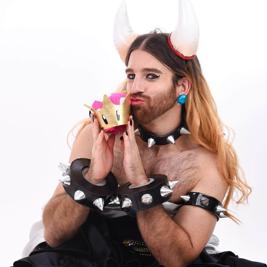 レディビアードさんのインスタグラム写真 - (レディビアードInstagram)「I thought this was something we could all revisit, given the current popularity of the Super Mario Bros. movie 🔥🦖👑  Enjoy a bit of Bearded Bowsette😘❤️‍🔥  #supermariomovie #nintendo #cosplay #ladybeard #bowsette」4月30日 23時00分 - ladybeard_japan