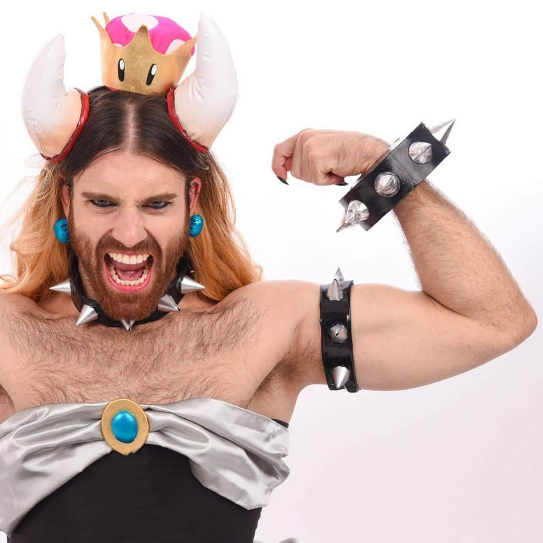 レディビアードさんのインスタグラム写真 - (レディビアードInstagram)「I thought this was something we could all revisit, given the current popularity of the Super Mario Bros. movie 🔥🦖👑  Enjoy a bit of Bearded Bowsette😘❤️‍🔥  #supermariomovie #nintendo #cosplay #ladybeard #bowsette」4月30日 23時00分 - ladybeard_japan