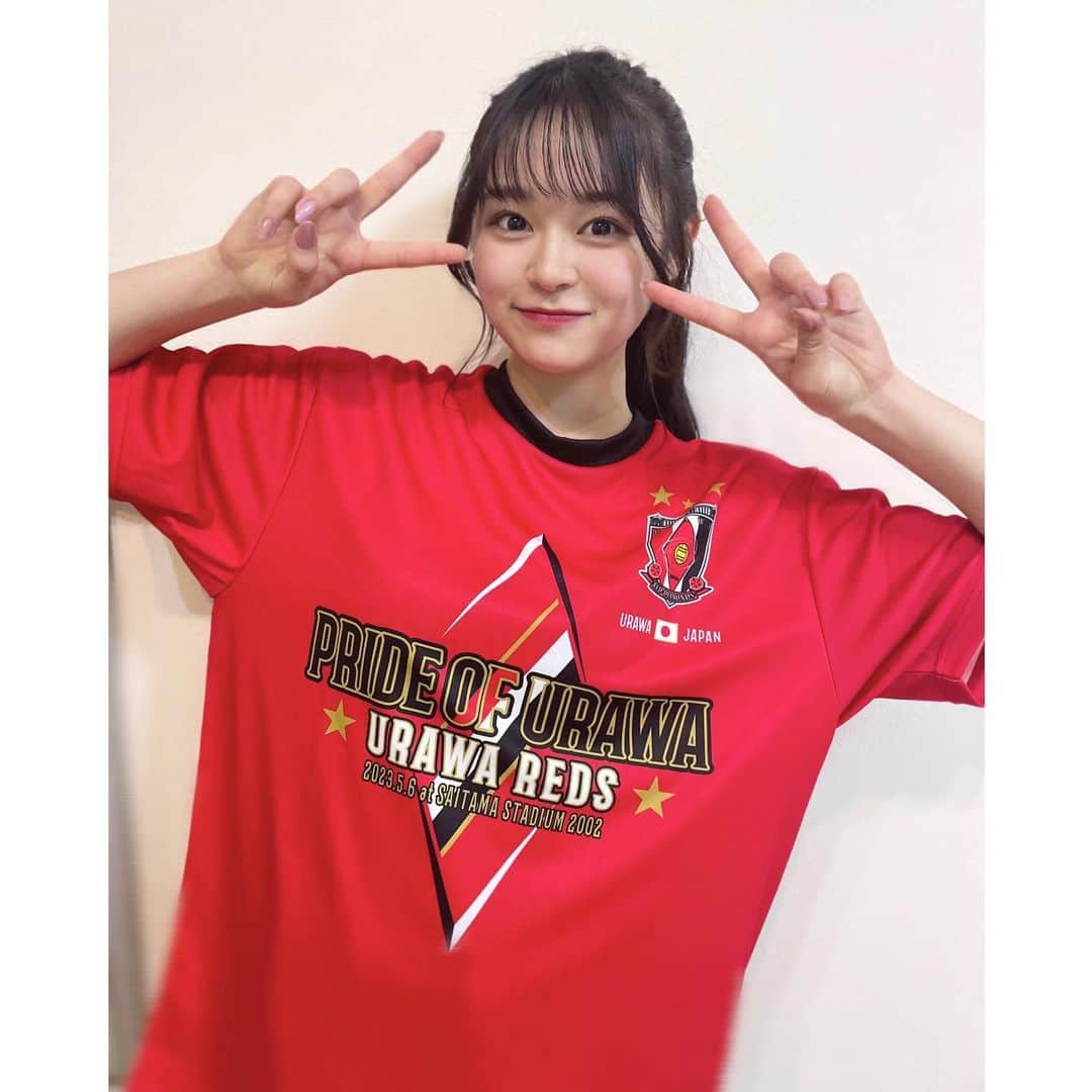のインスタグラム：「♡♡♡  ACL決勝の限定デザインTシャツ！！！❤️‍🔥 浦和レッズがんばれ~！！❤️‍🔥✊🏻  #吉田恵芽 #05 #ljk  #浦和レッズ #urawareds #浦和レッズサポーター #埼玉スタジアム2002 #Jリーグ  #ACLFinal #ACL決勝 #ACL2022  #サッカー #サッカー観戦 #サッカー女子」