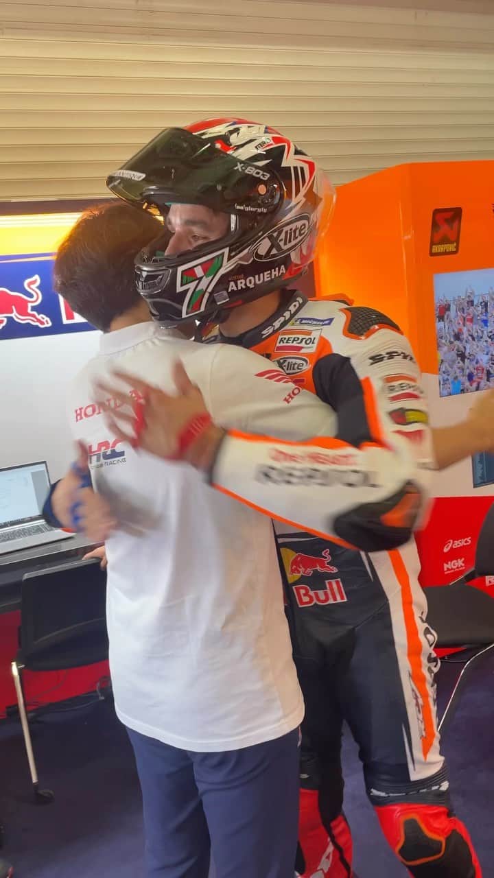 レプソル・ホンダのインスタグラム：「#SpanishGP 🇪🇸 as a Repsol Honda Team rider?   Completed it ✅  One happy boy.」